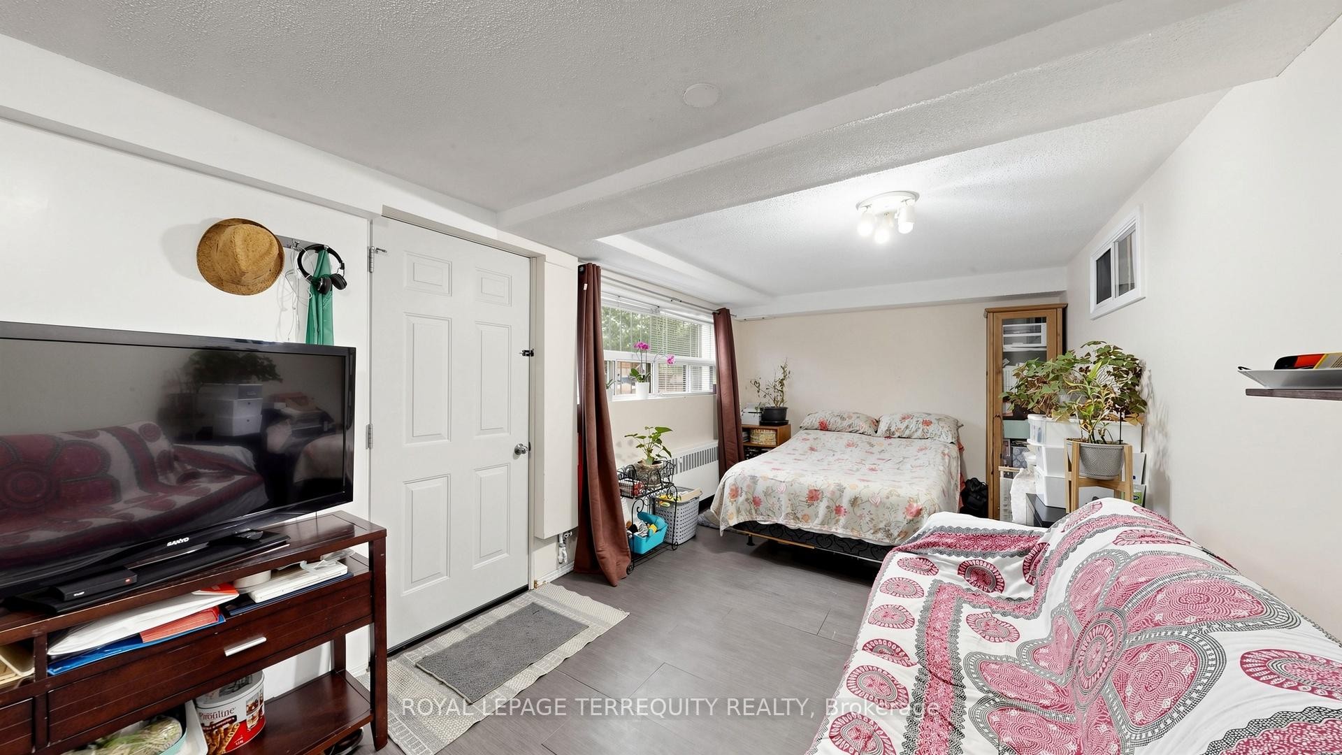 321 Lakeshore Road E, Mississauga, ON