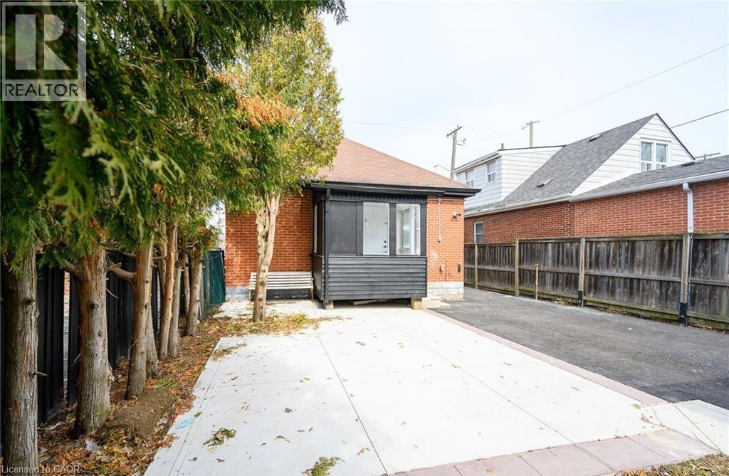 150 Brucedale Avenue E Unit# Lower, Hamilton, ON - Outdoor