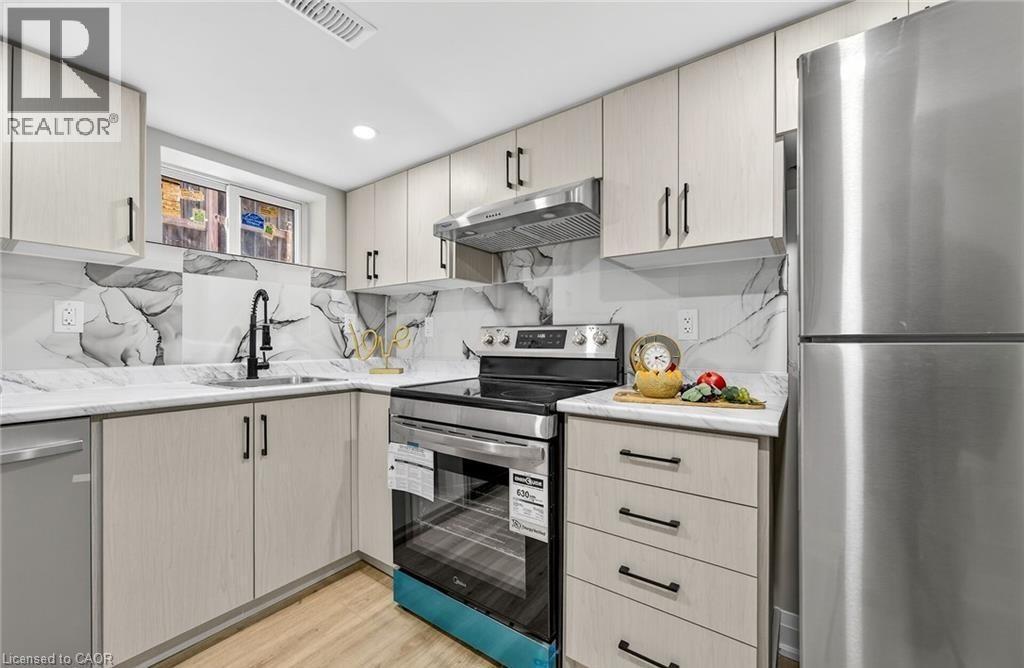 150 Brucedale Avenue E Unit# Lower, Hamilton, ON - Indoor Photo Showing Kitchen With Stainless Steel Kitchen