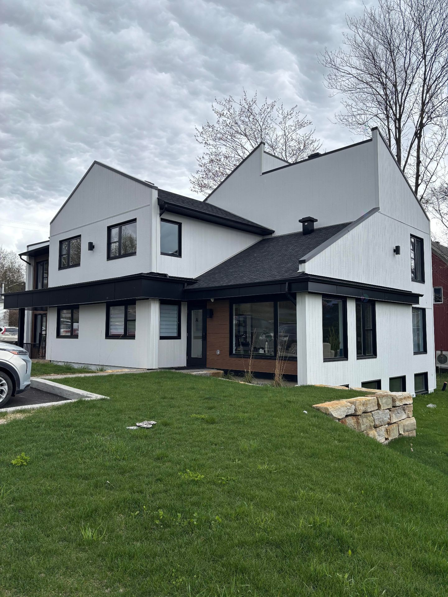 Front of Structure - 140-109 Boul. De Bromont, Bromont, QC - Outdoor
