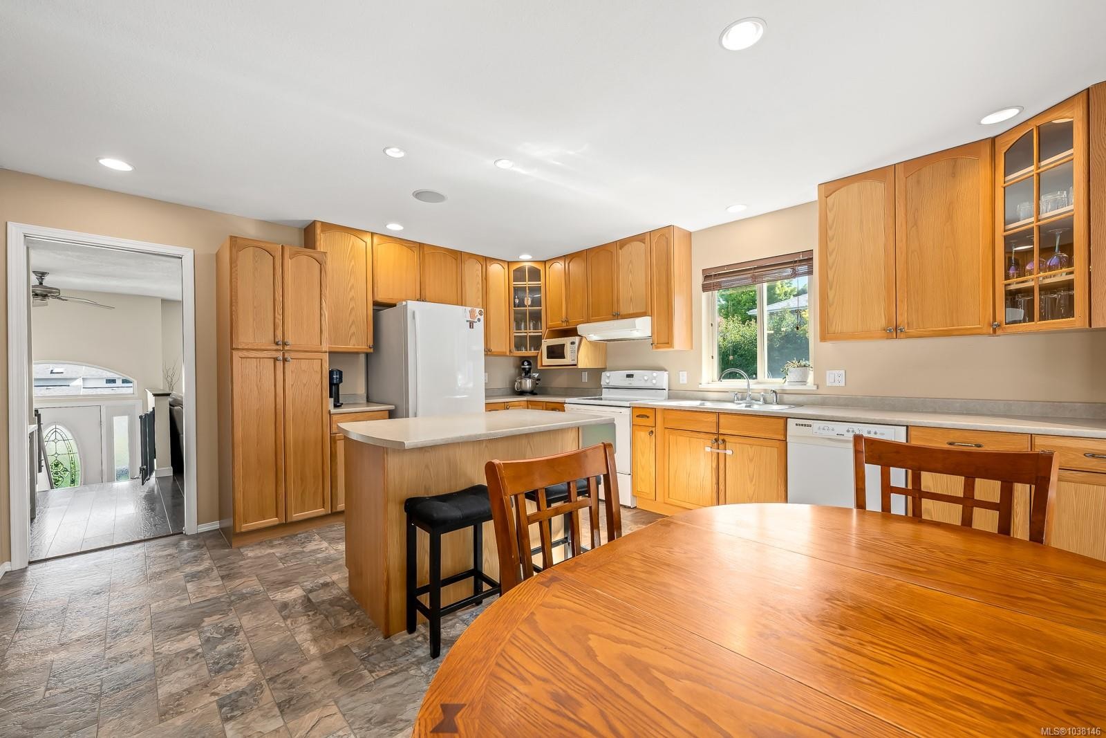 809 Willowcrest Rd, Campbell River, BC