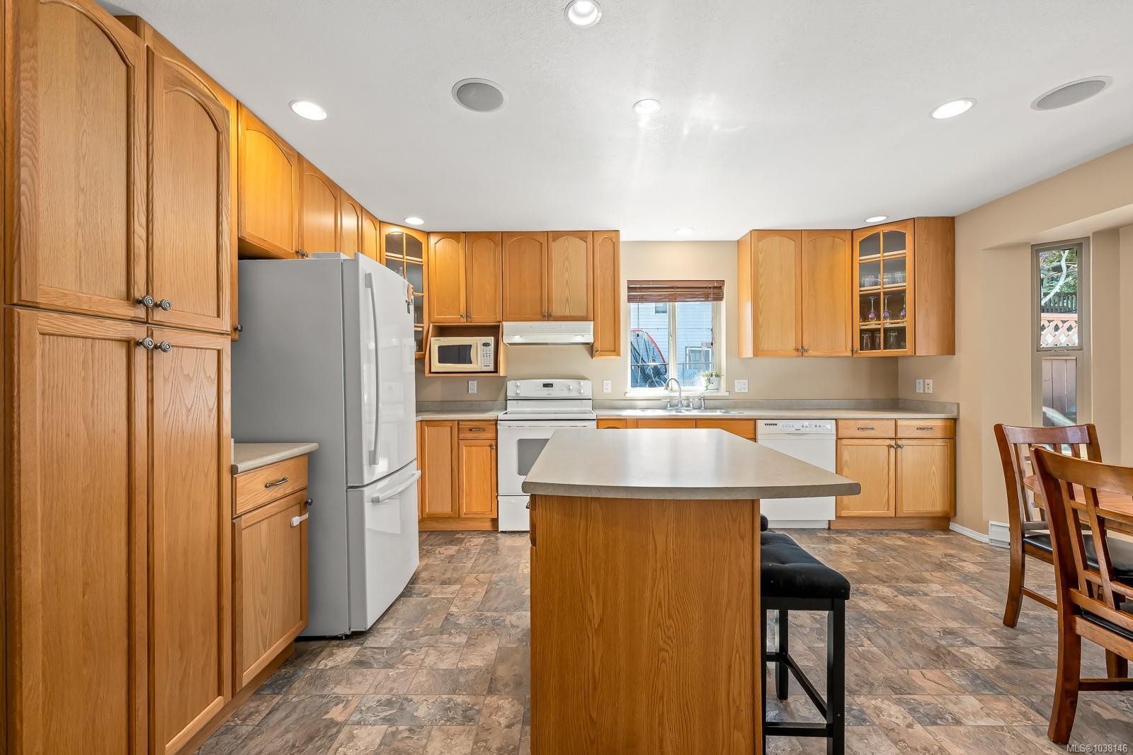809 Willowcrest Rd, Campbell River, BC