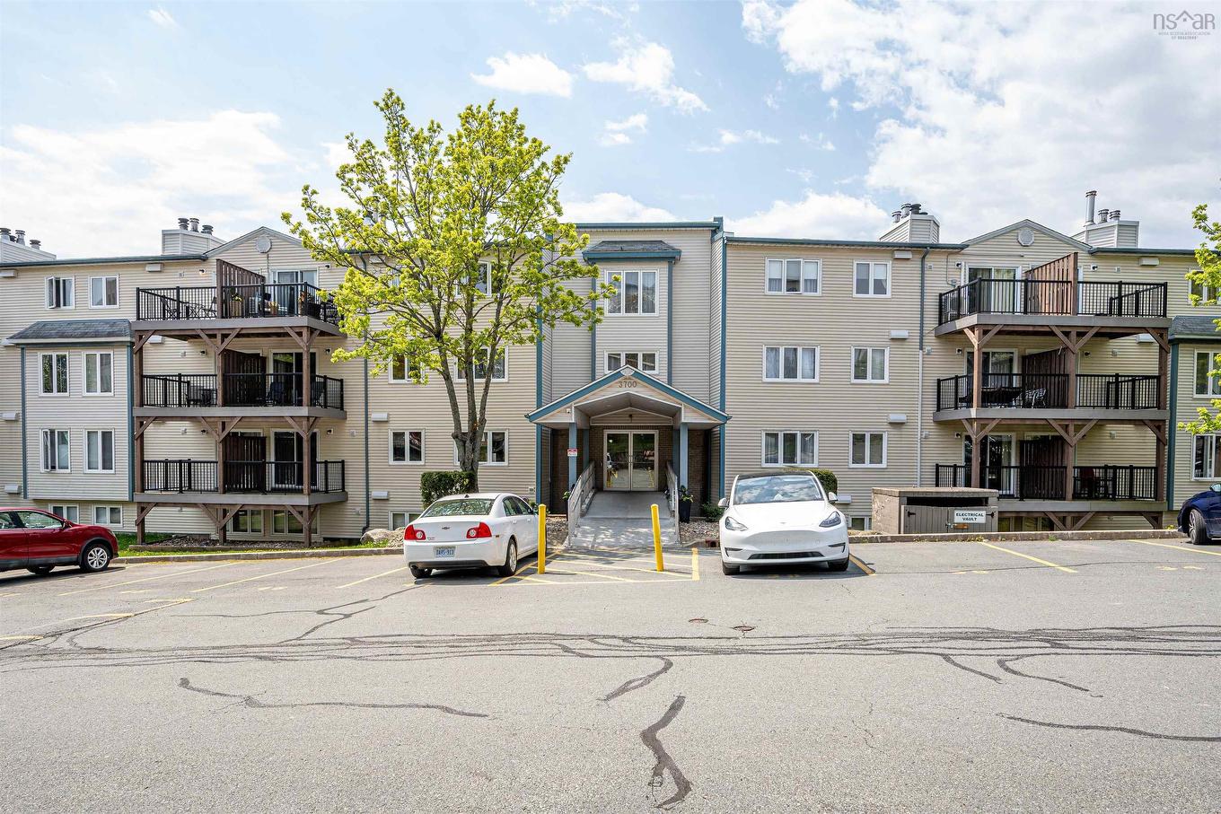 422 3700 John Parr Drive, Halifax, NS