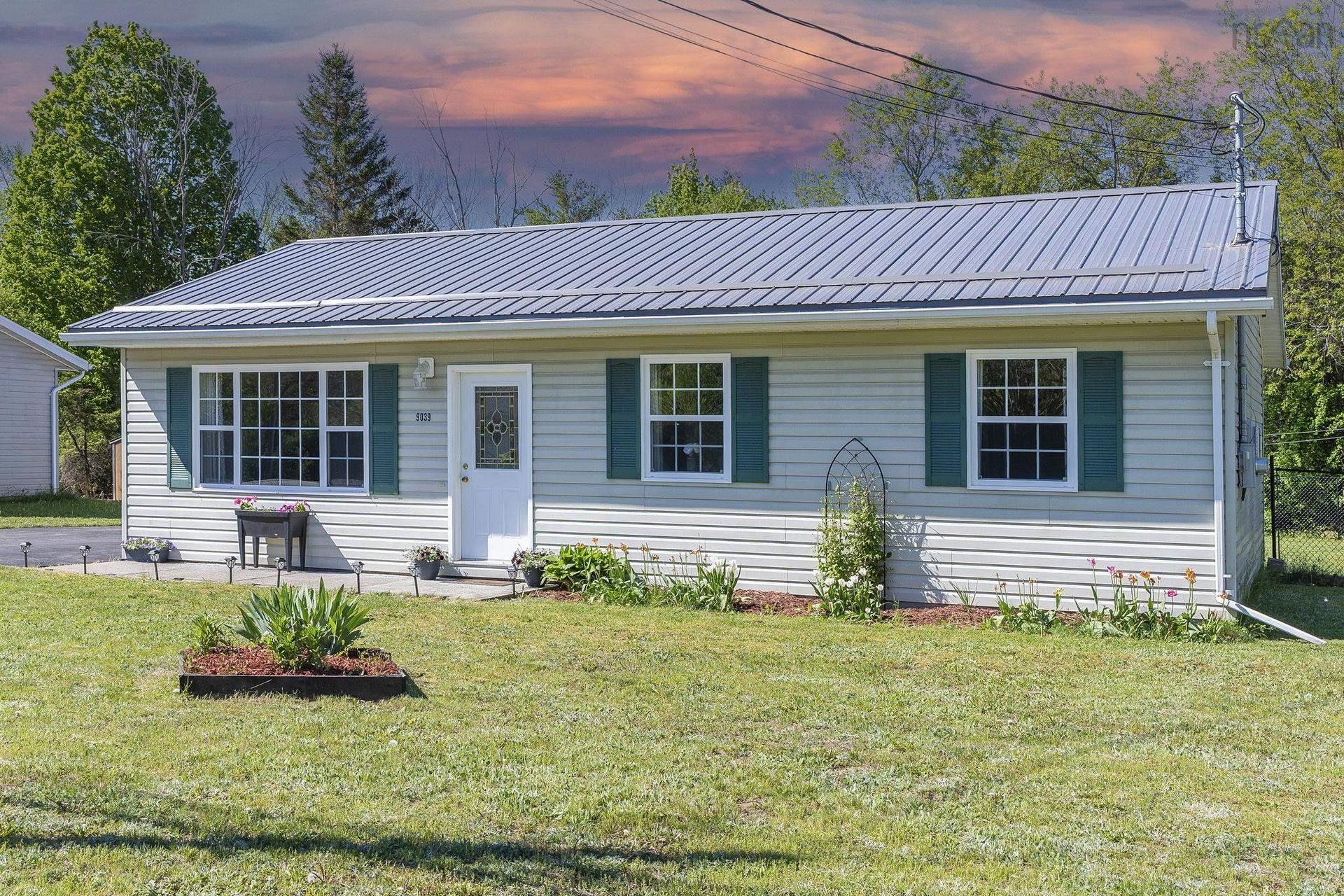 9039 10 Highway, Nictaux, NS