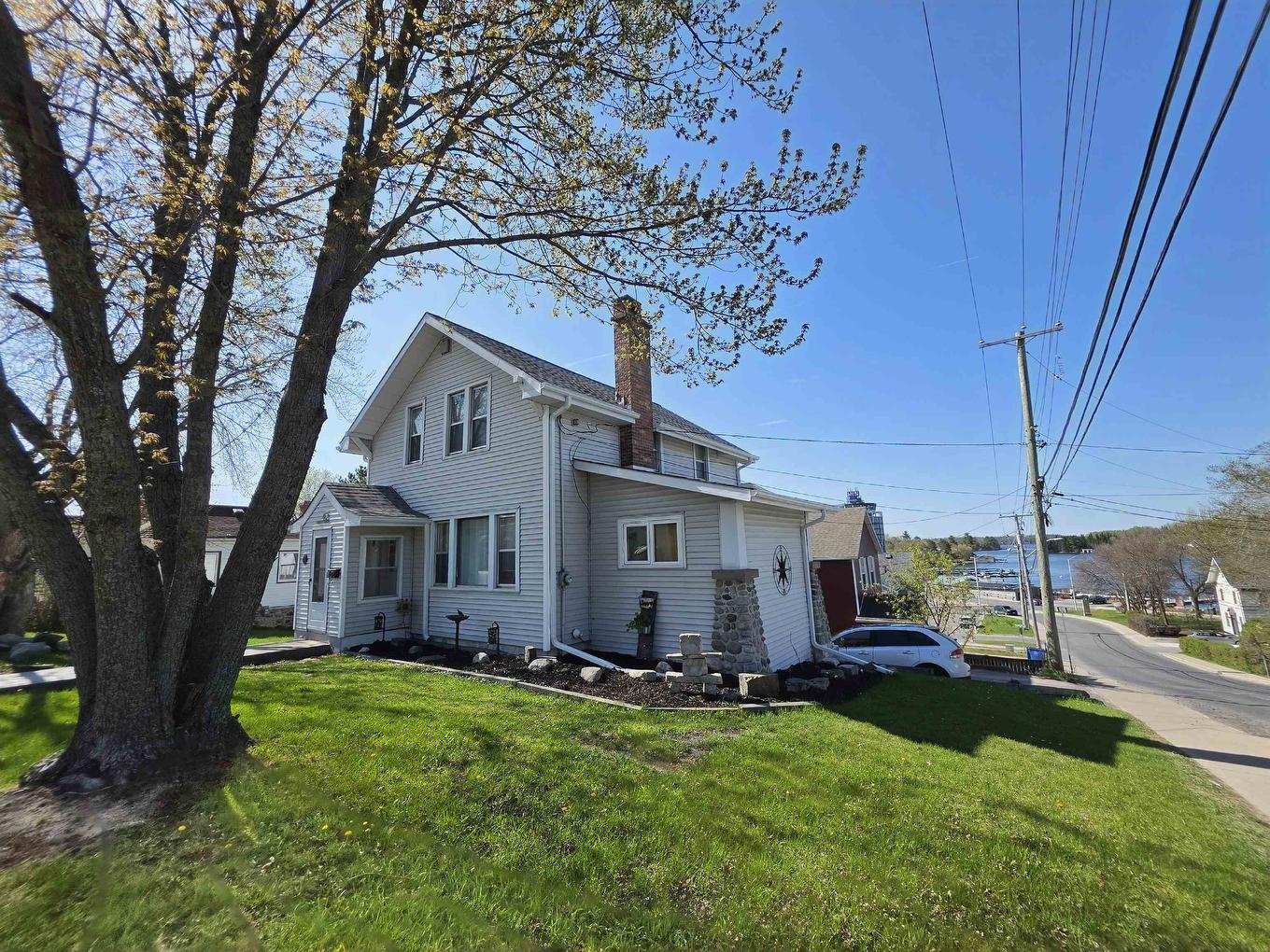 401 Third Street South, Kenora, ON