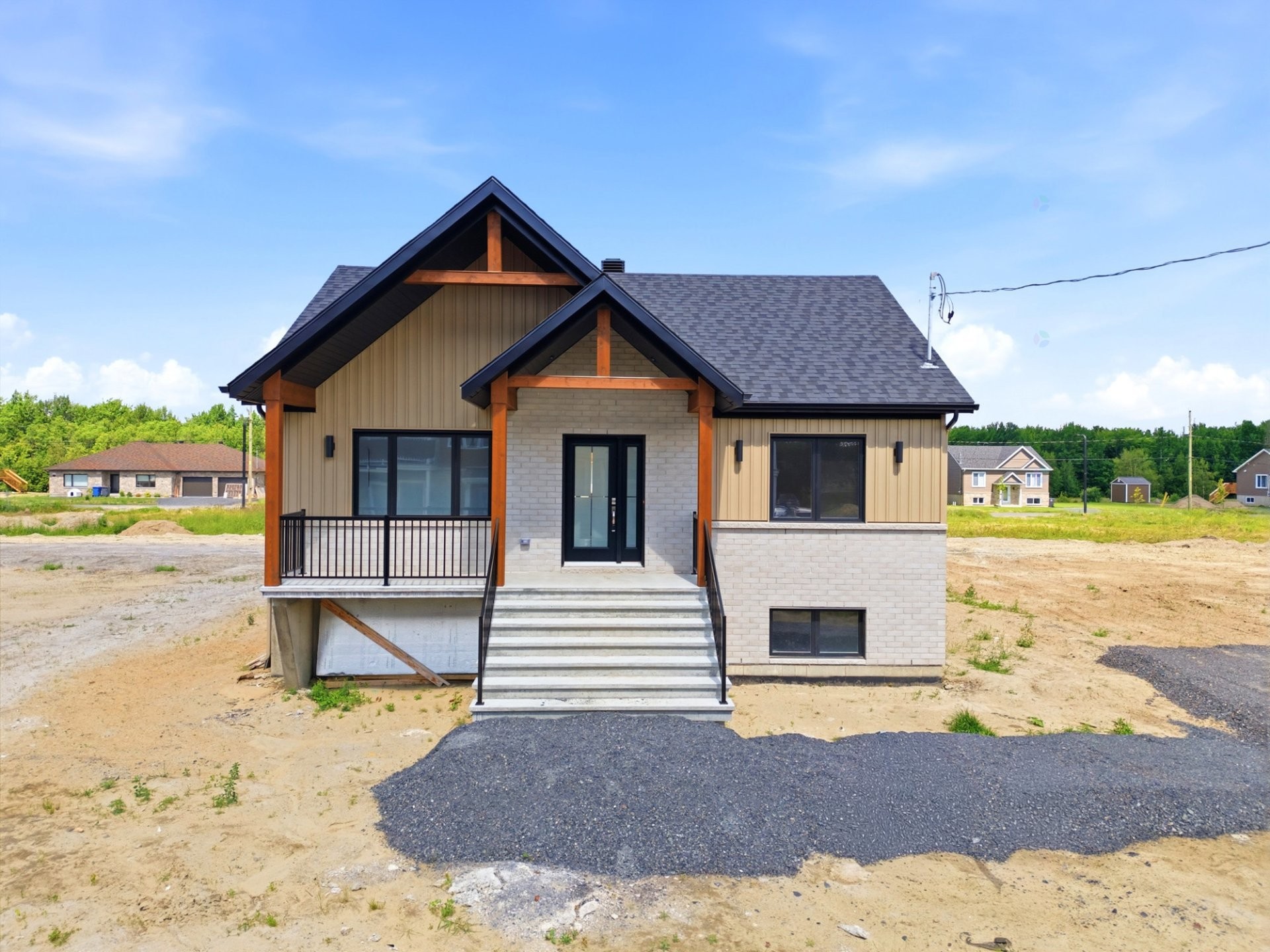 Front of Structure - 150 Rue Rousseau, Sainte-Perpétue, QC