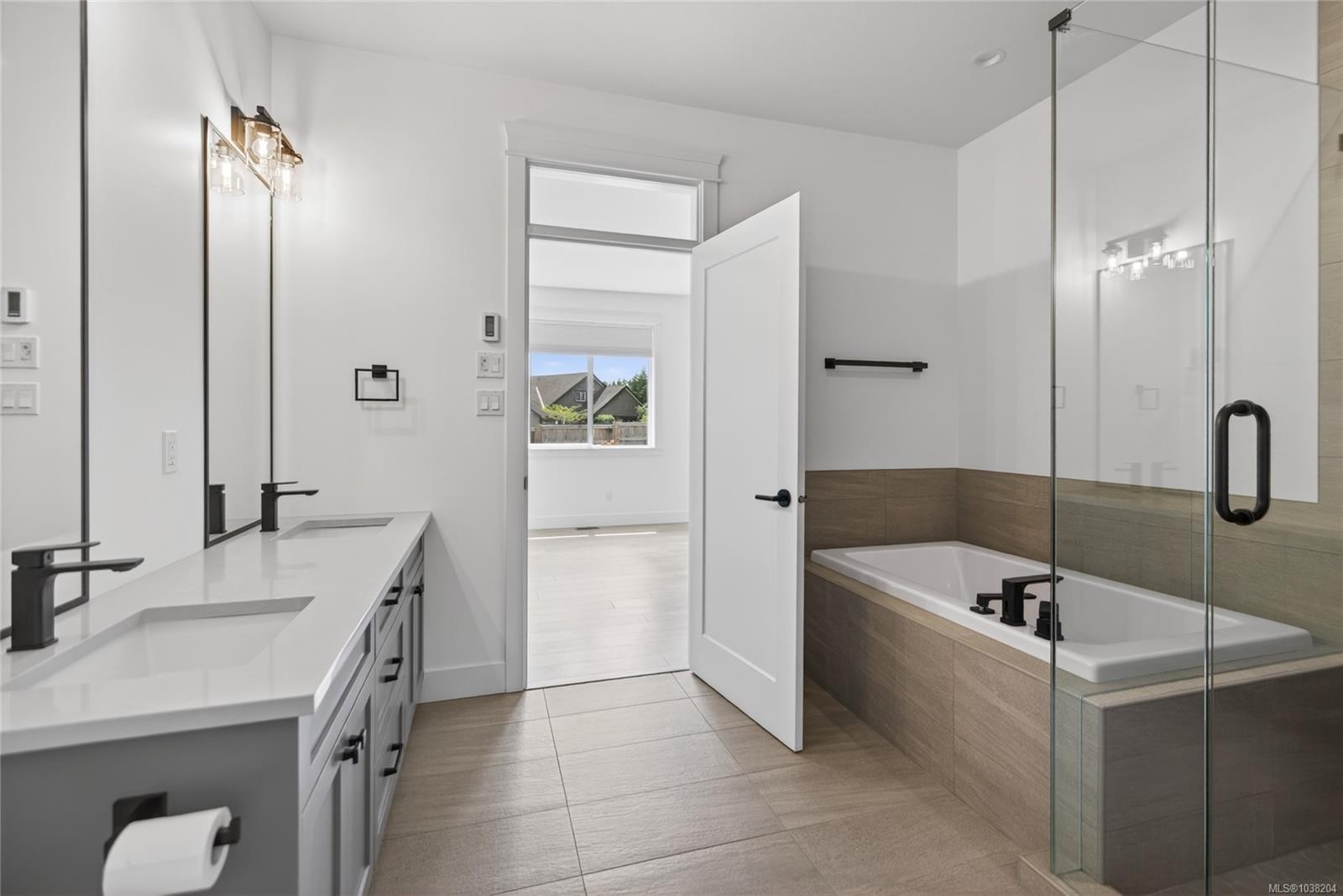 B-992 Erickson Rd, Campbell River, BC - Indoor Photo Showing Bathroom