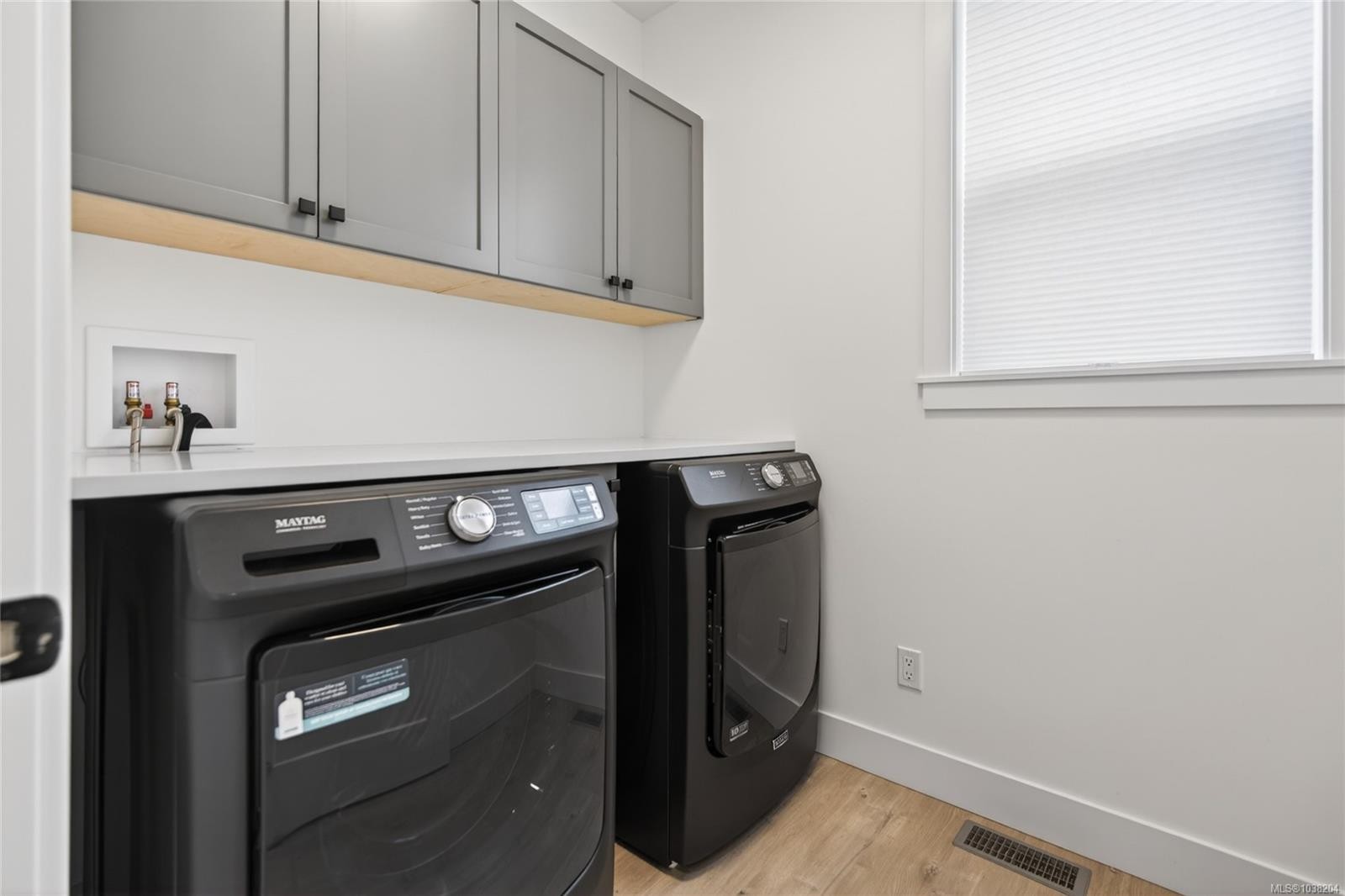 B-992 Erickson Rd, Campbell River, BC - Indoor Photo Showing Laundry Room