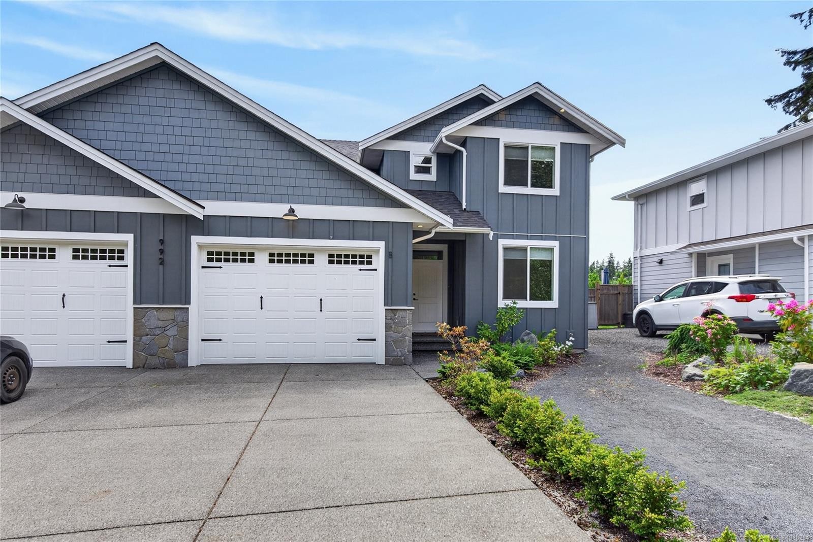 B-992 Erickson Rd, Campbell River, BC - Outdoor With Facade