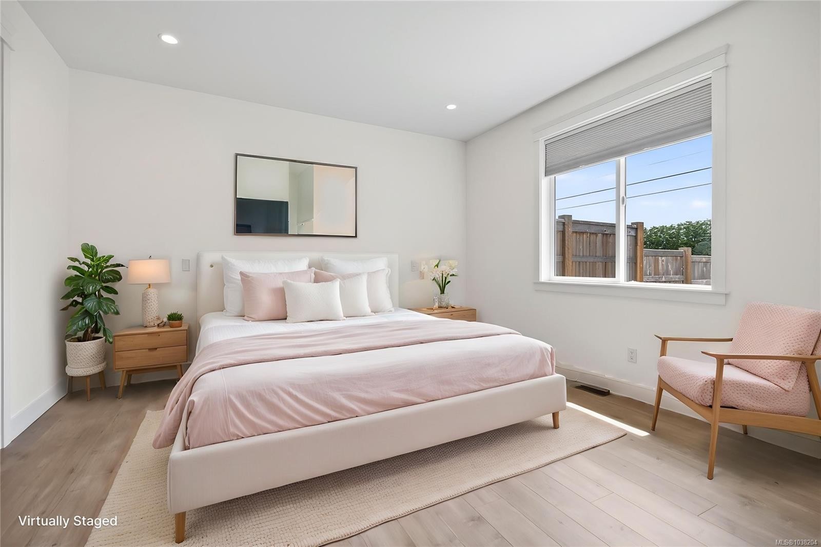 B-992 Erickson Rd, Campbell River, BC - Indoor Photo Showing Bedroom