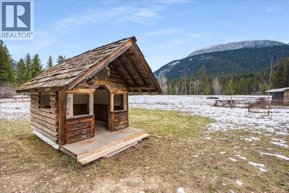 coop - 3918 Passmore Upper Road, Passmore, BC - Outdoor