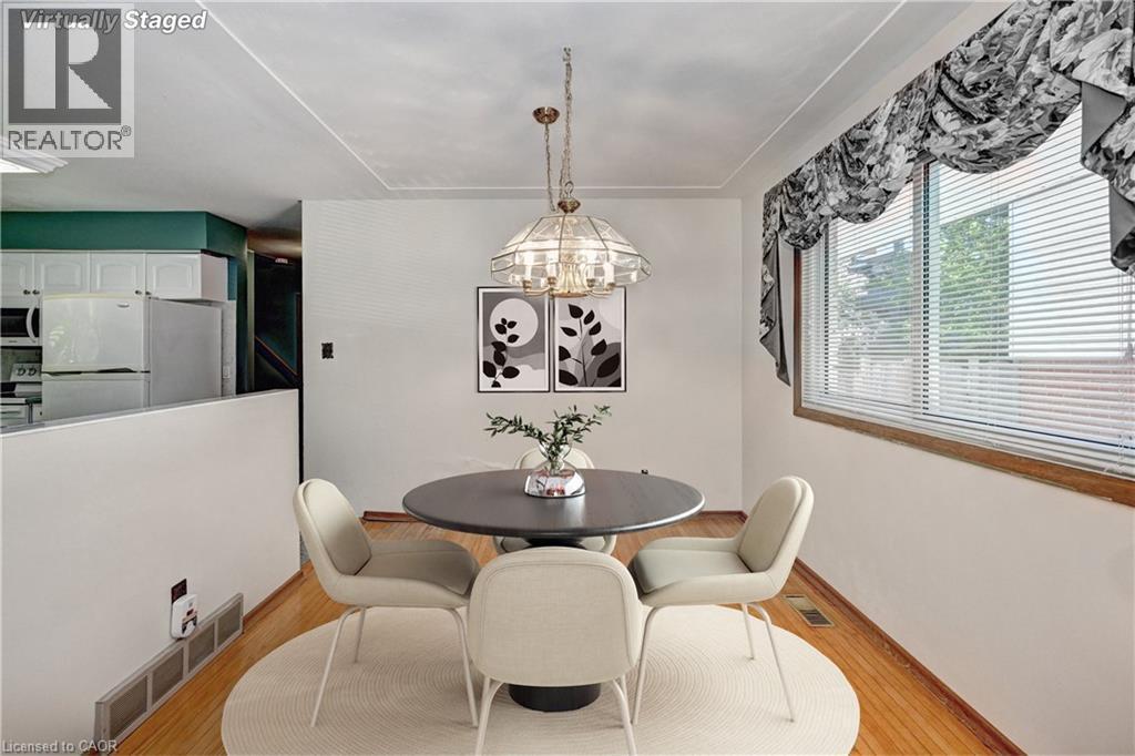 132 Forest Hill Drive, Kitchener, ON - Indoor Photo Showing Dining Room