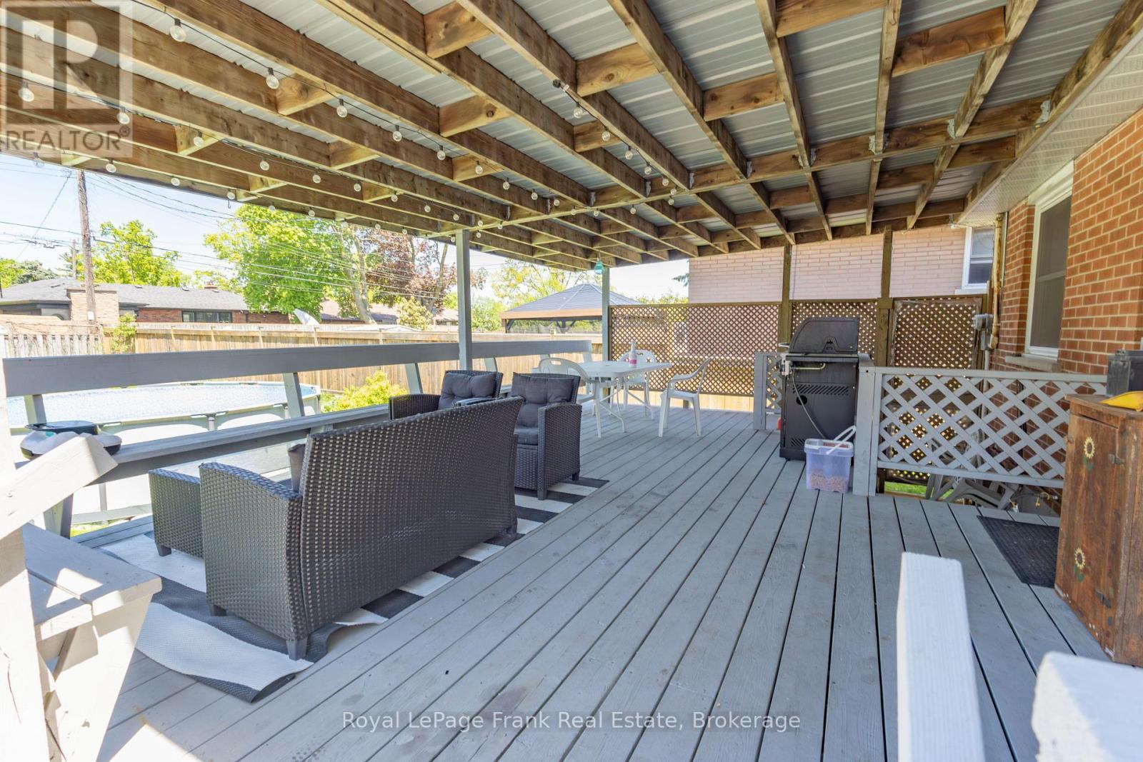 872 Weller Street, Peterborough (Monaghan Ward 2), ON - Outdoor With Deck Patio Veranda With Exterior
