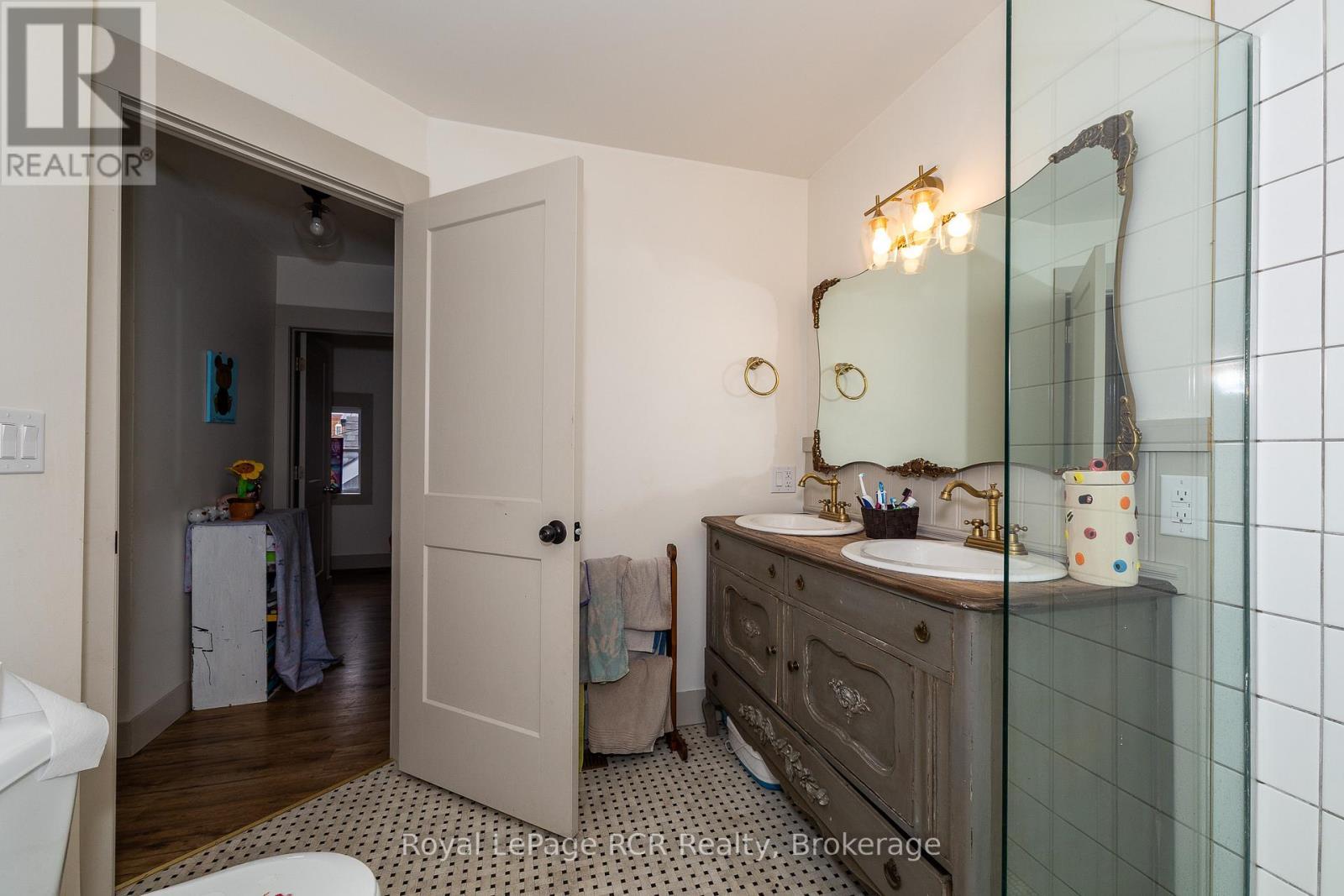 83 Main Street W, Grey Highlands, ON - Indoor Photo Showing Bathroom
