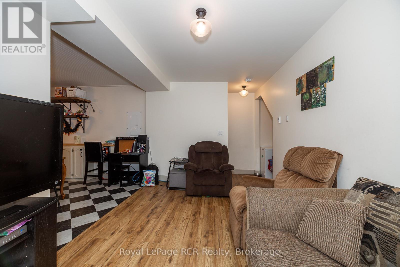 83 Main Street W, Grey Highlands, ON - Indoor Photo Showing Other Room