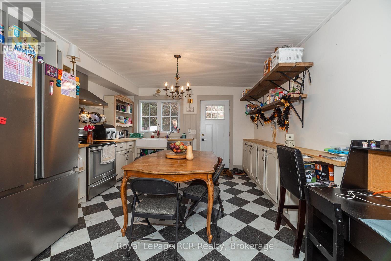 83 Main Street W, Grey Highlands, ON - Indoor
