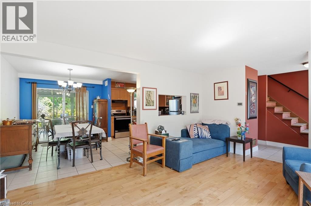 39 Paradise Road N, Hamilton, ON - Indoor