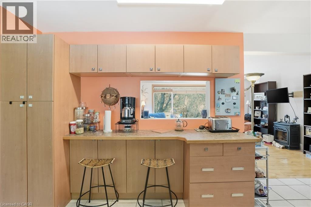 39 Paradise Road N, Hamilton, ON - Indoor Photo Showing Other Room