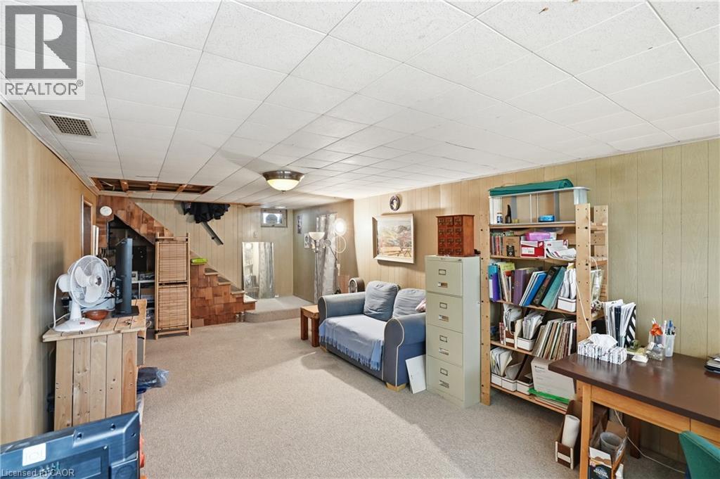 39 Paradise Road N, Hamilton, ON - Indoor