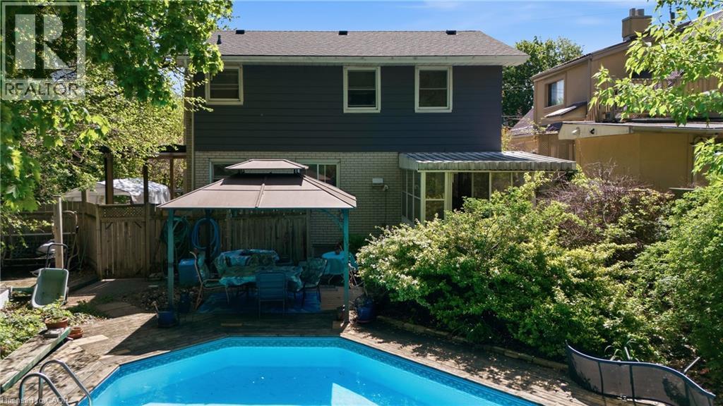 39 Paradise Road N, Hamilton, ON - Outdoor With In Ground Pool With Deck Patio Veranda With Backyard
