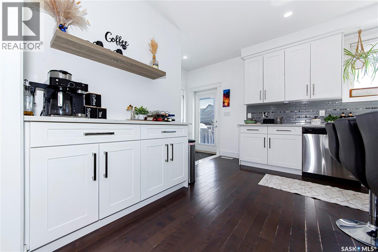 246 Fast Lane, Saskatoon, SK - Indoor Photo Showing Kitchen