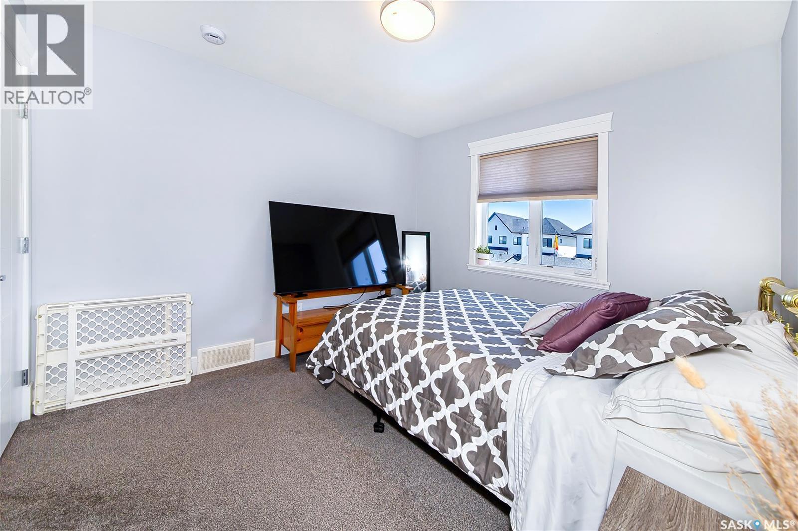 246 Fast Lane, Saskatoon, SK - Indoor Photo Showing Bedroom
