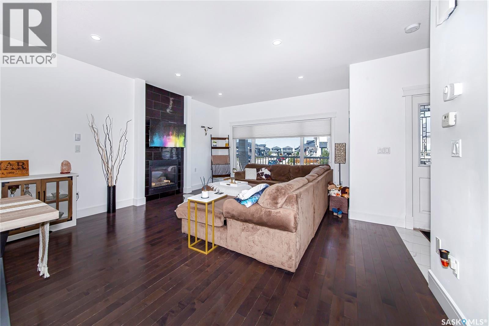 246 Fast Lane, Saskatoon, SK - Indoor Photo Showing Living Room