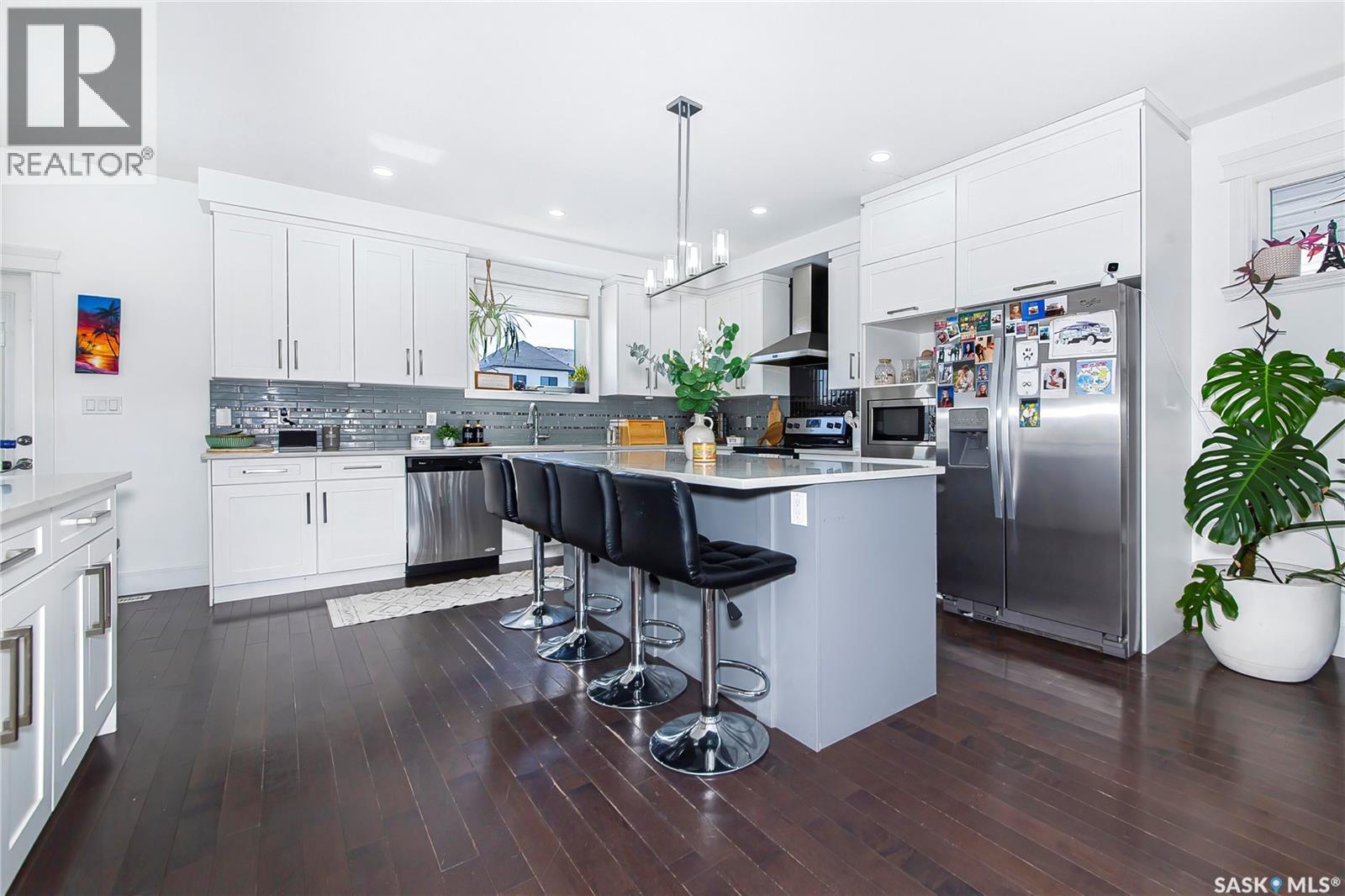 246 Fast Lane, Saskatoon, SK - Indoor Photo Showing Kitchen With Stainless Steel Kitchen With Upgraded Kitchen
