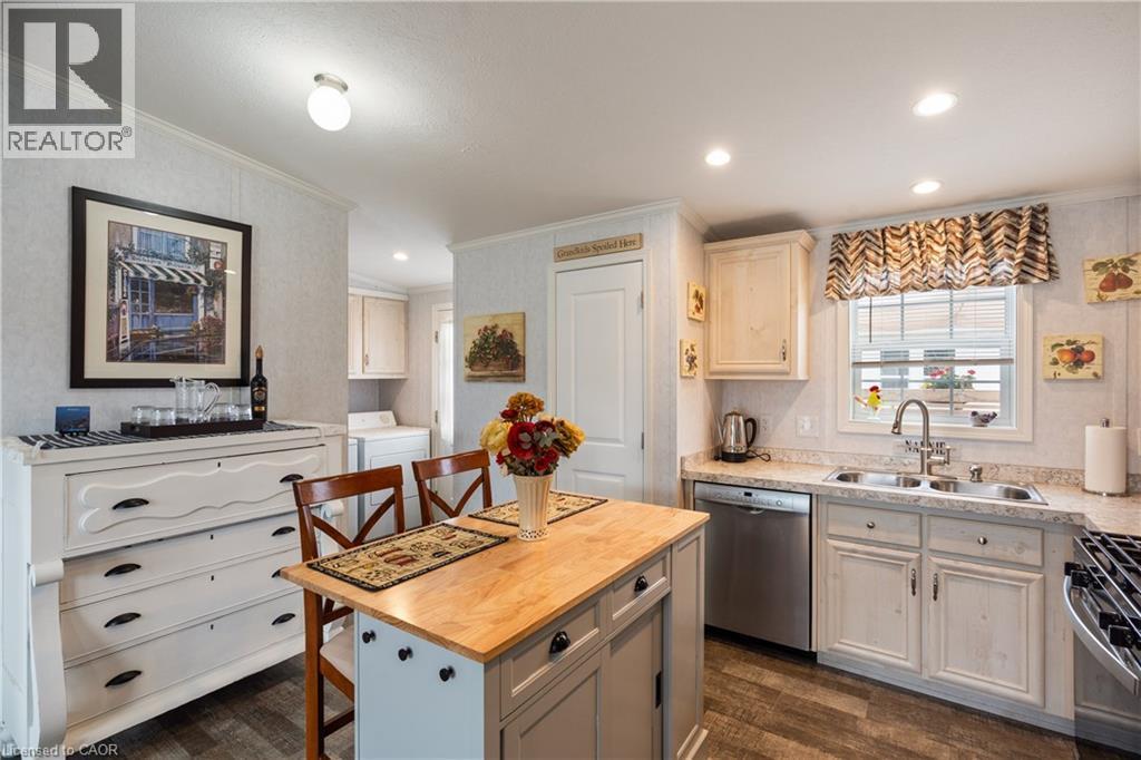 22 Copper Beech Drive, Nanticoke, ON - Indoor Photo Showing Kitchen