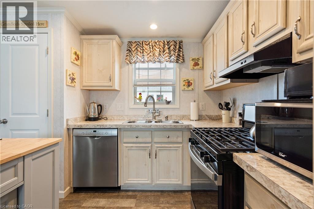 22 Copper Beech Drive, Nanticoke, ON - Indoor Photo Showing Kitchen With Double Sink