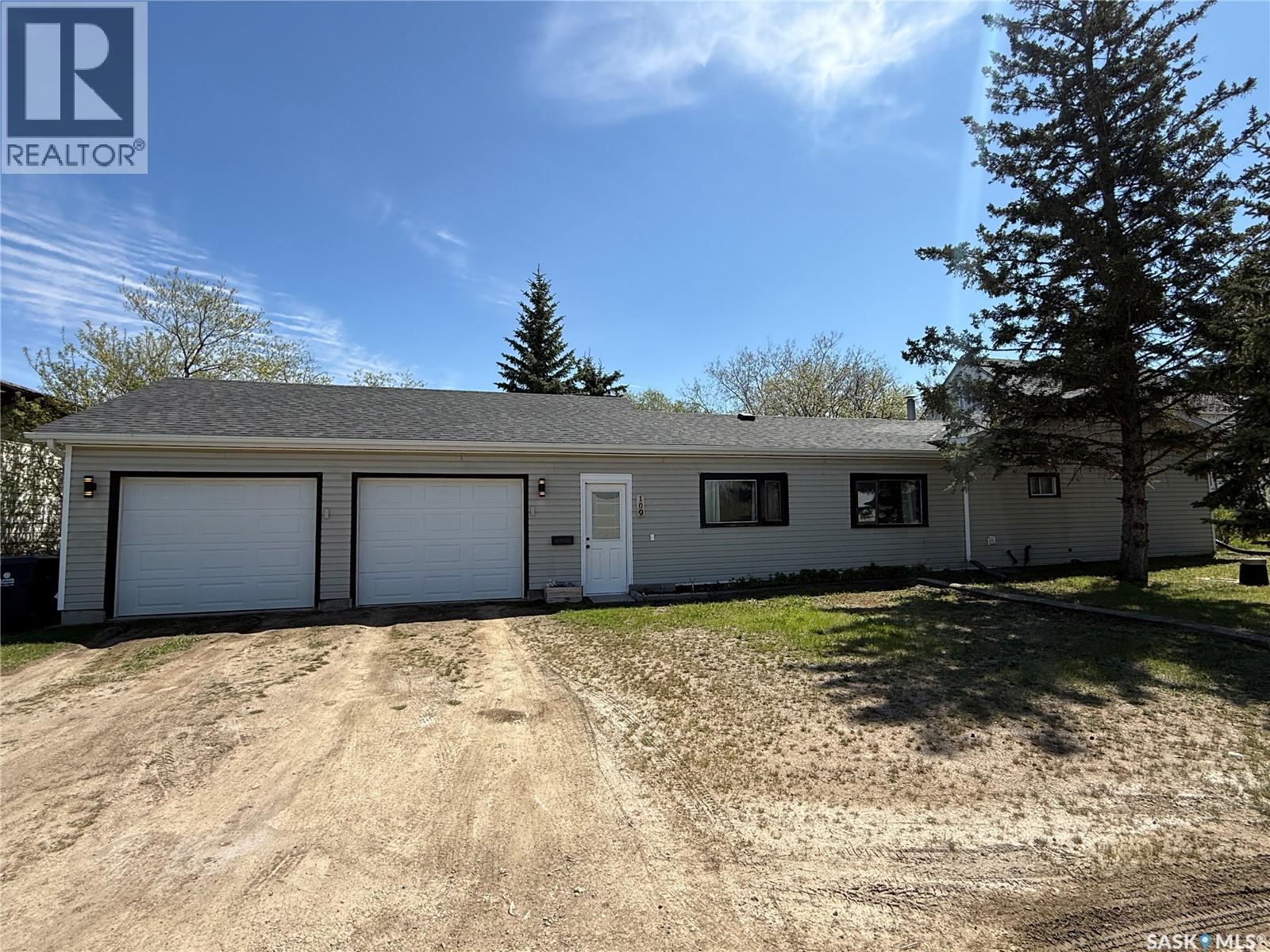 109 Windsor Avenue, Hague, SK - Outdoor