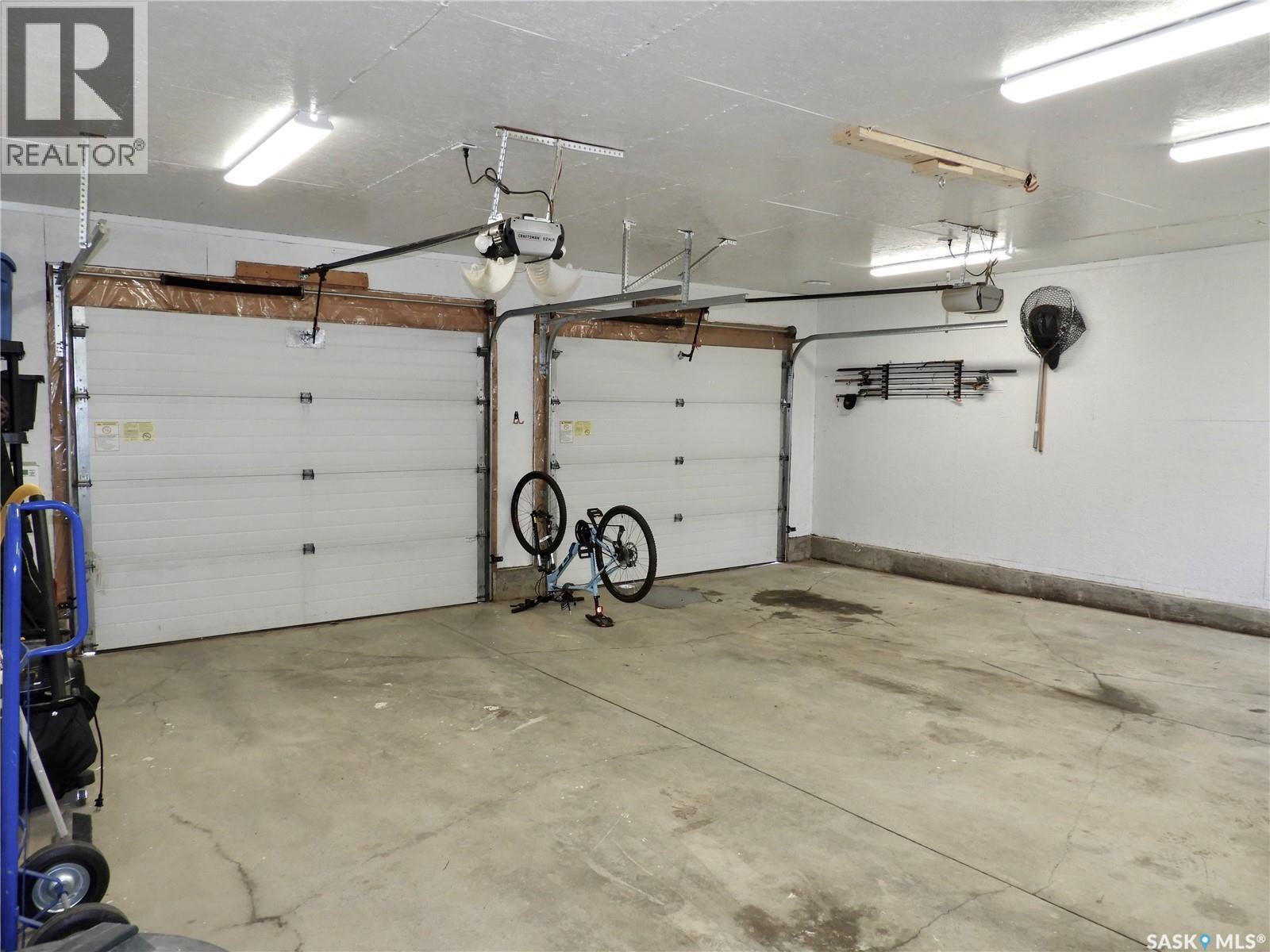 109 Windsor Avenue, Hague, SK - Indoor Photo Showing Garage