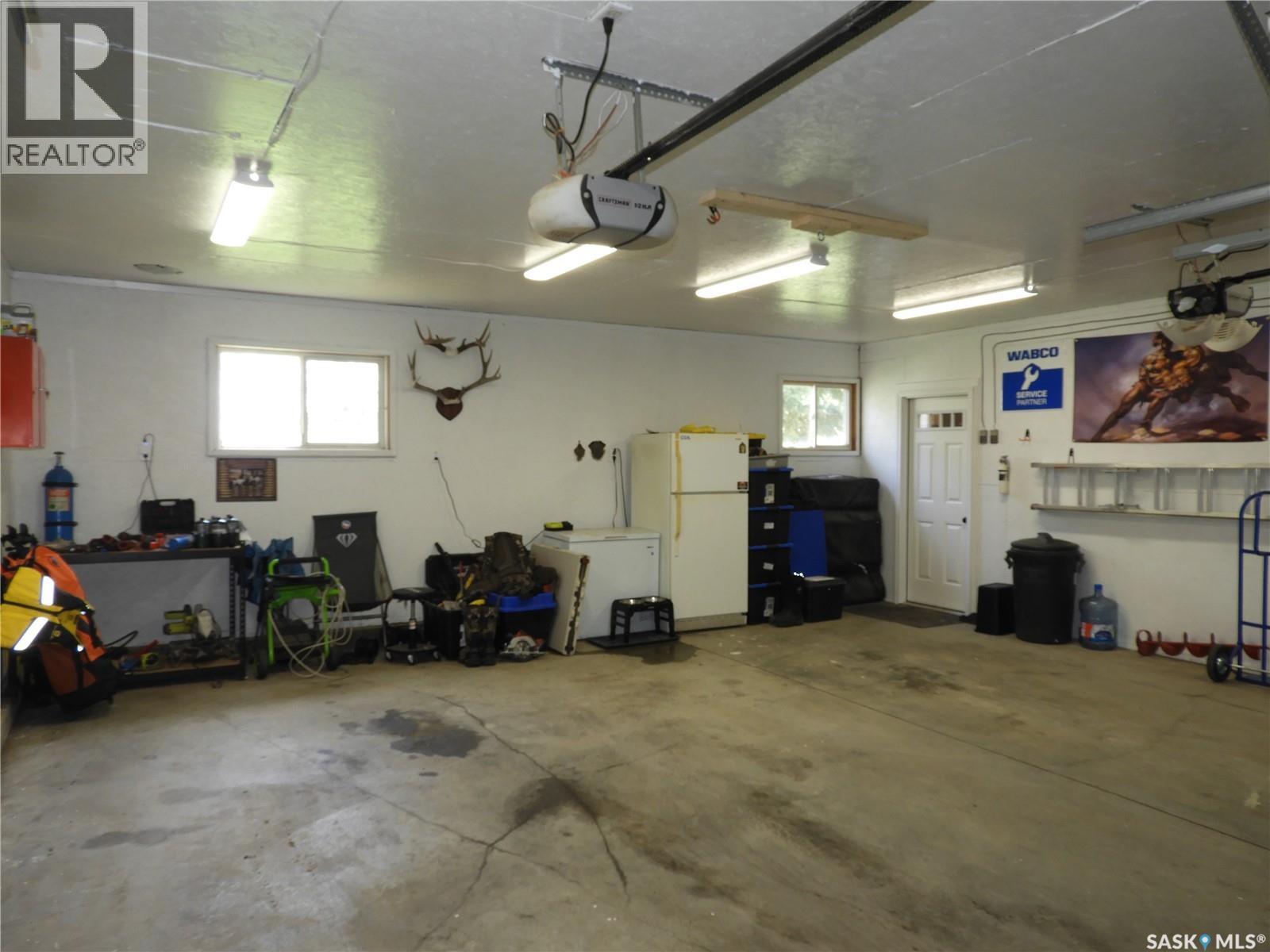 109 Windsor Avenue, Hague, SK - Indoor Photo Showing Garage