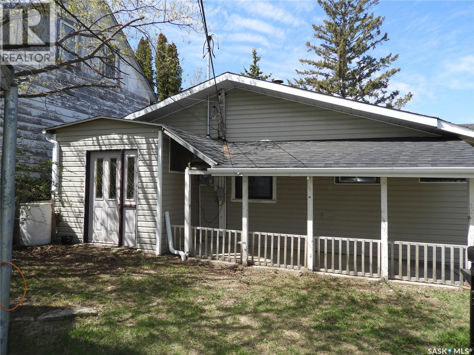 109 Windsor Avenue, Hague, SK - Outdoor