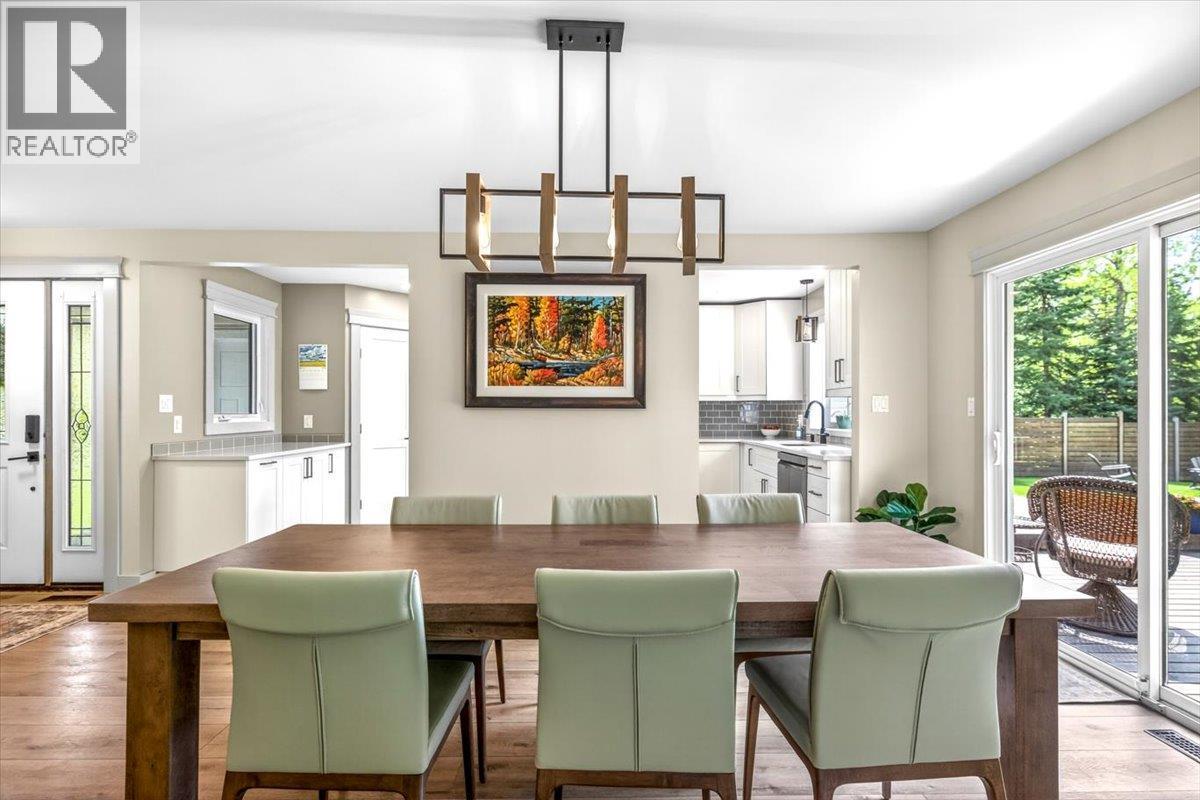 39 Elkview Drive, Fernie, BC - Indoor Photo Showing Dining Room