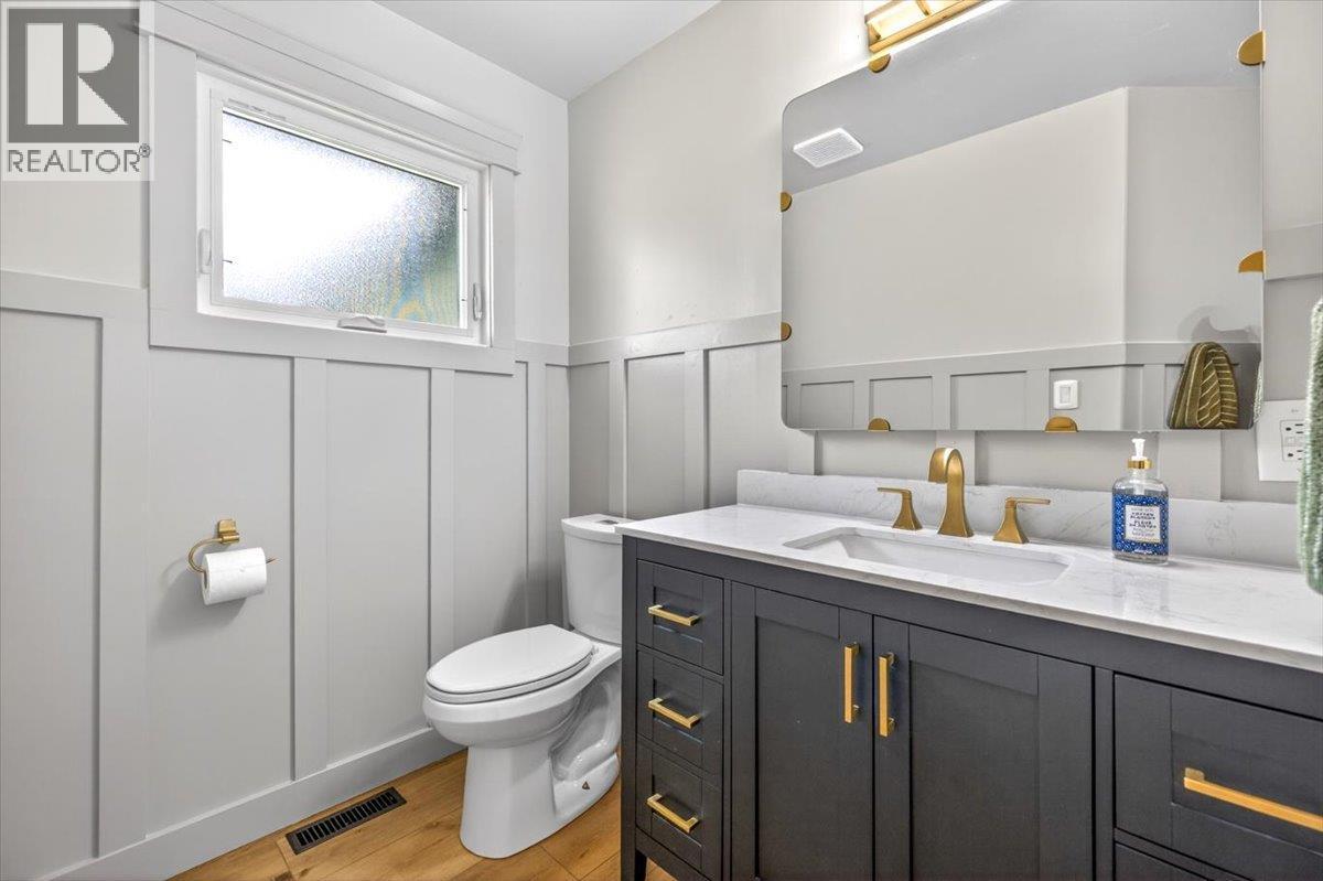 39 Elkview Drive, Fernie, BC - Indoor Photo Showing Bathroom