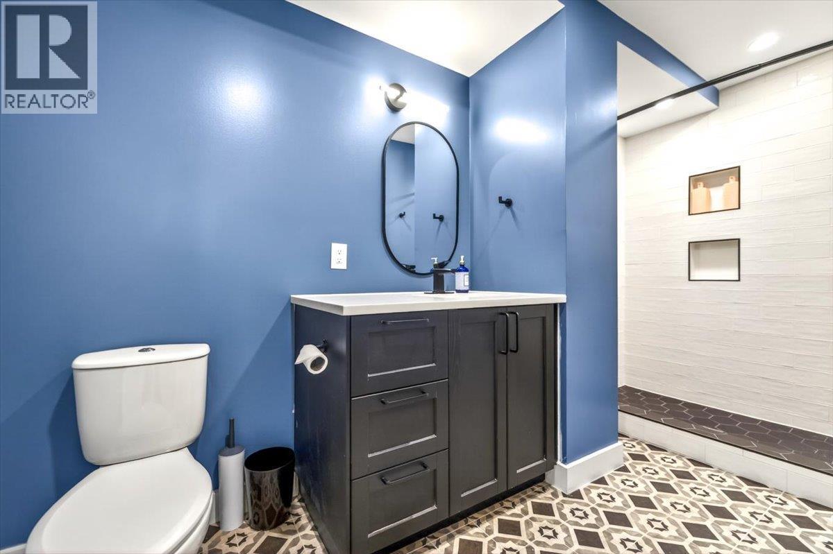 39 Elkview Drive, Fernie, BC - Indoor Photo Showing Bathroom