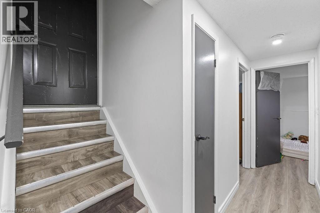 24 Tara Crescent, Thorold, ON - Indoor Photo Showing Other Room