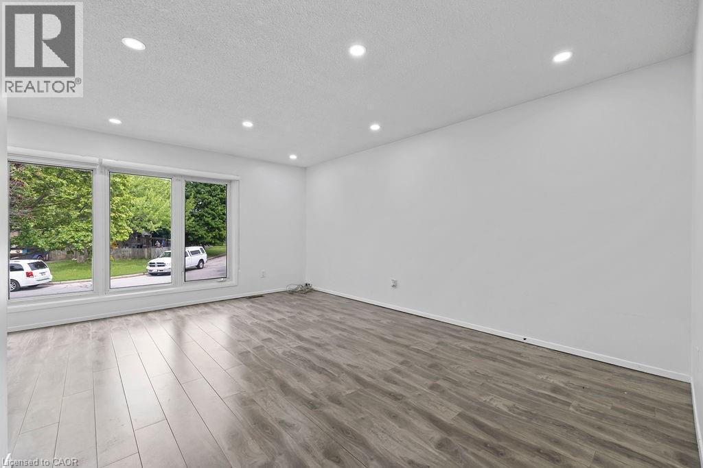 24 Tara Crescent, Thorold, ON - Indoor Photo Showing Other Room