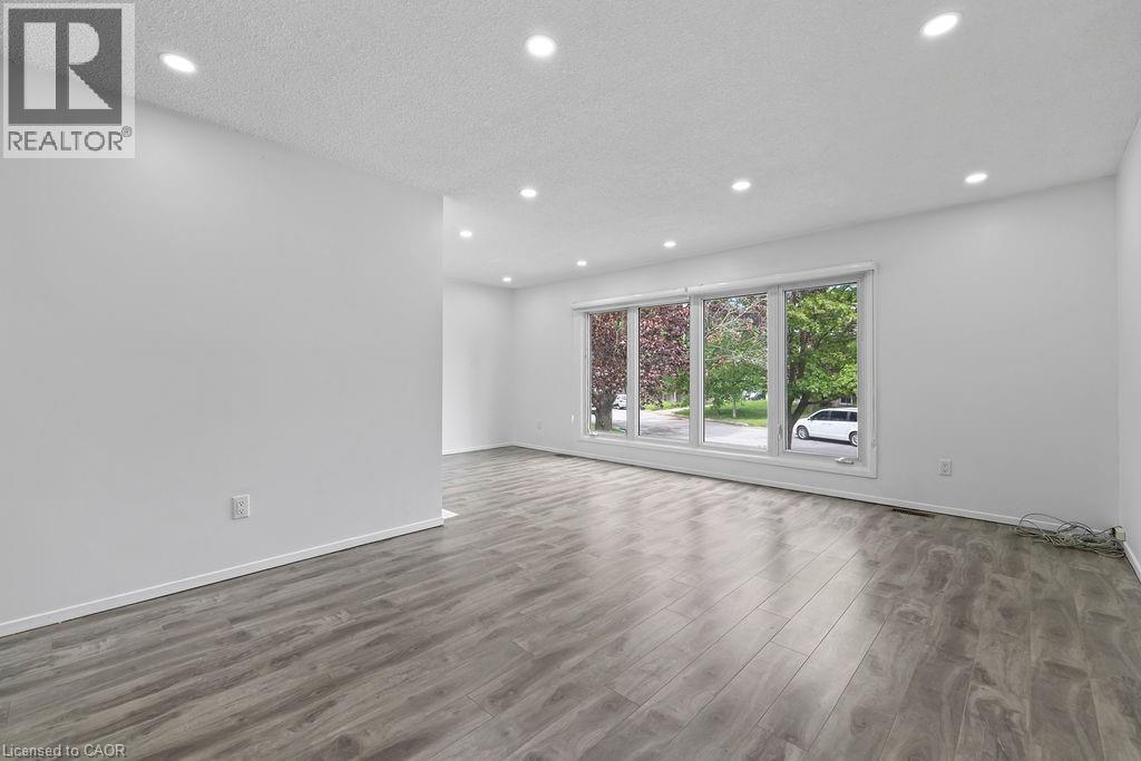 24 Tara Crescent, Thorold, ON - Indoor