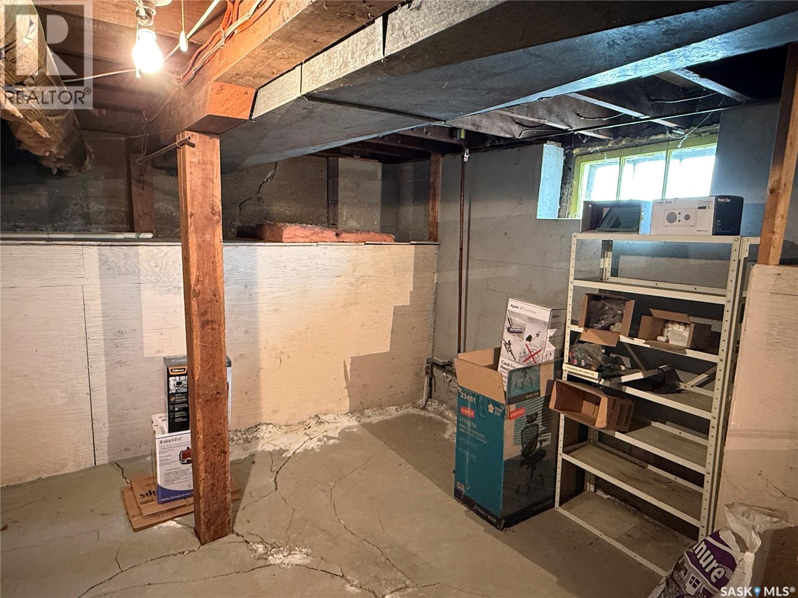 439 Assiniboia Street, Weyburn, SK - Indoor Photo Showing Basement