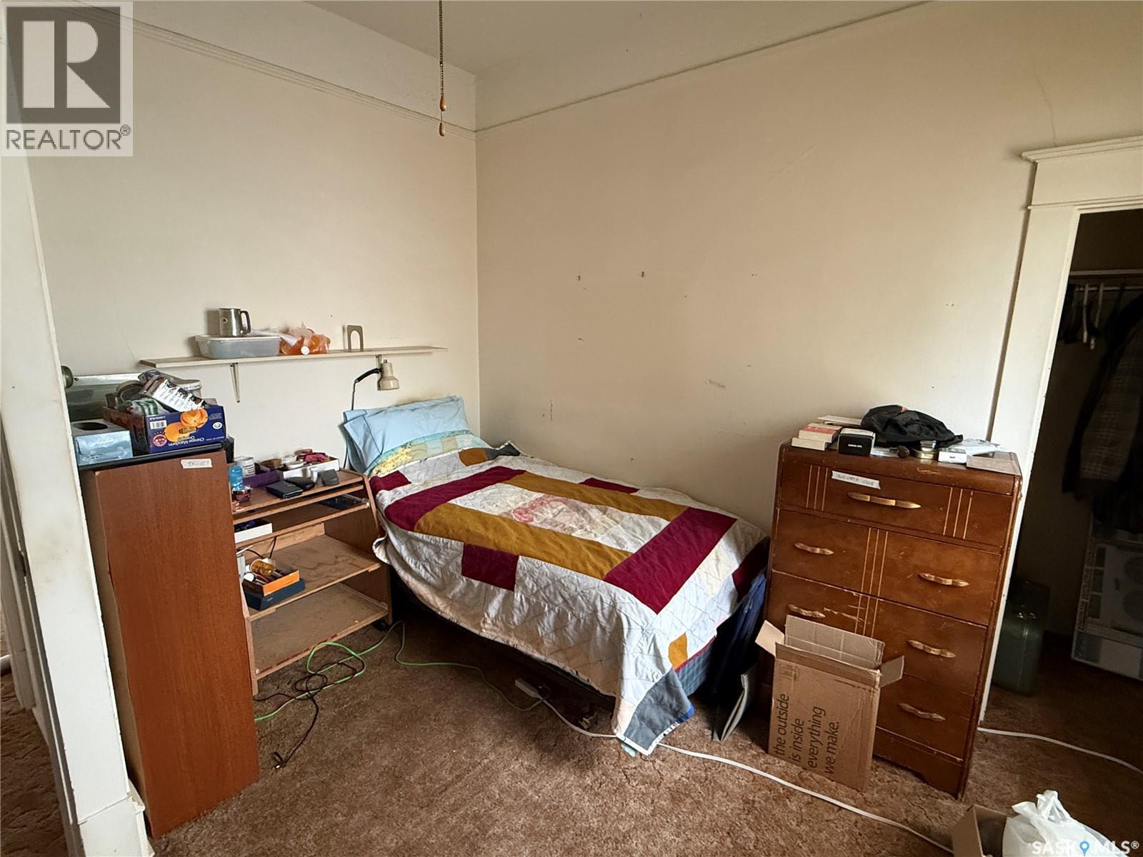 439 Assiniboia Street, Weyburn, SK - Indoor Photo Showing Bedroom