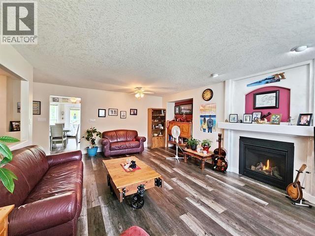190 Redden Road, Quesnel, BC - Indoor Photo Showing Living Room With Fireplace