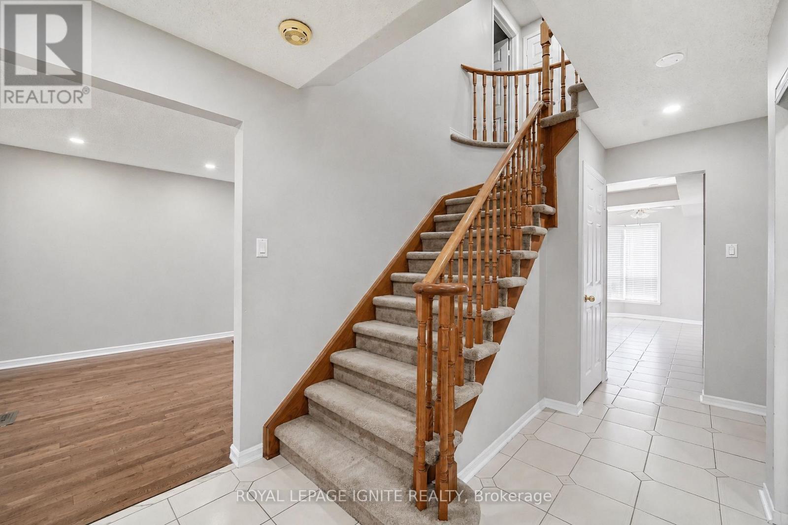 21 Halfmoon Square, Toronto, ON - Indoor Photo Showing Other Room