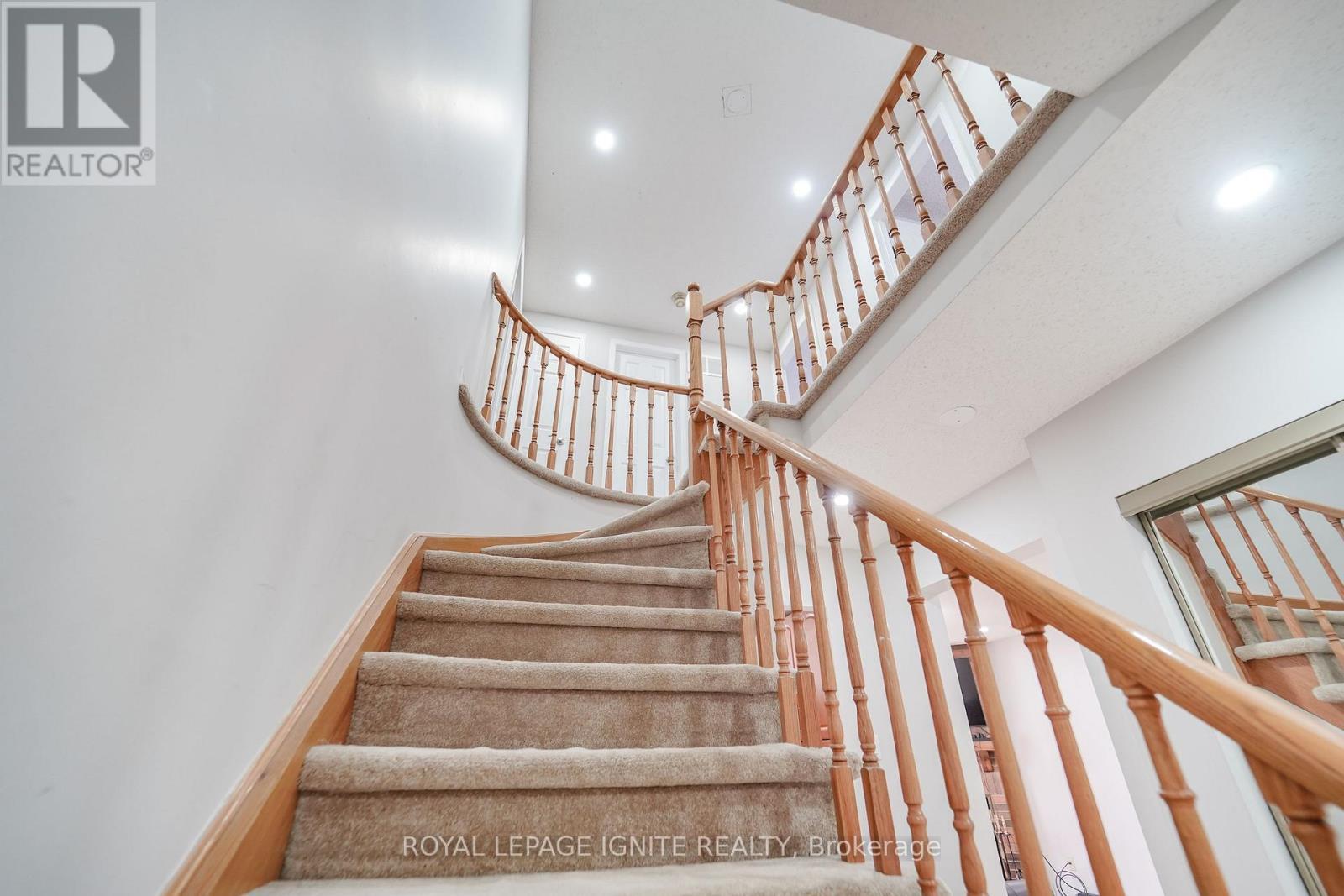 21 Halfmoon Square, Toronto, ON - Indoor Photo Showing Other Room