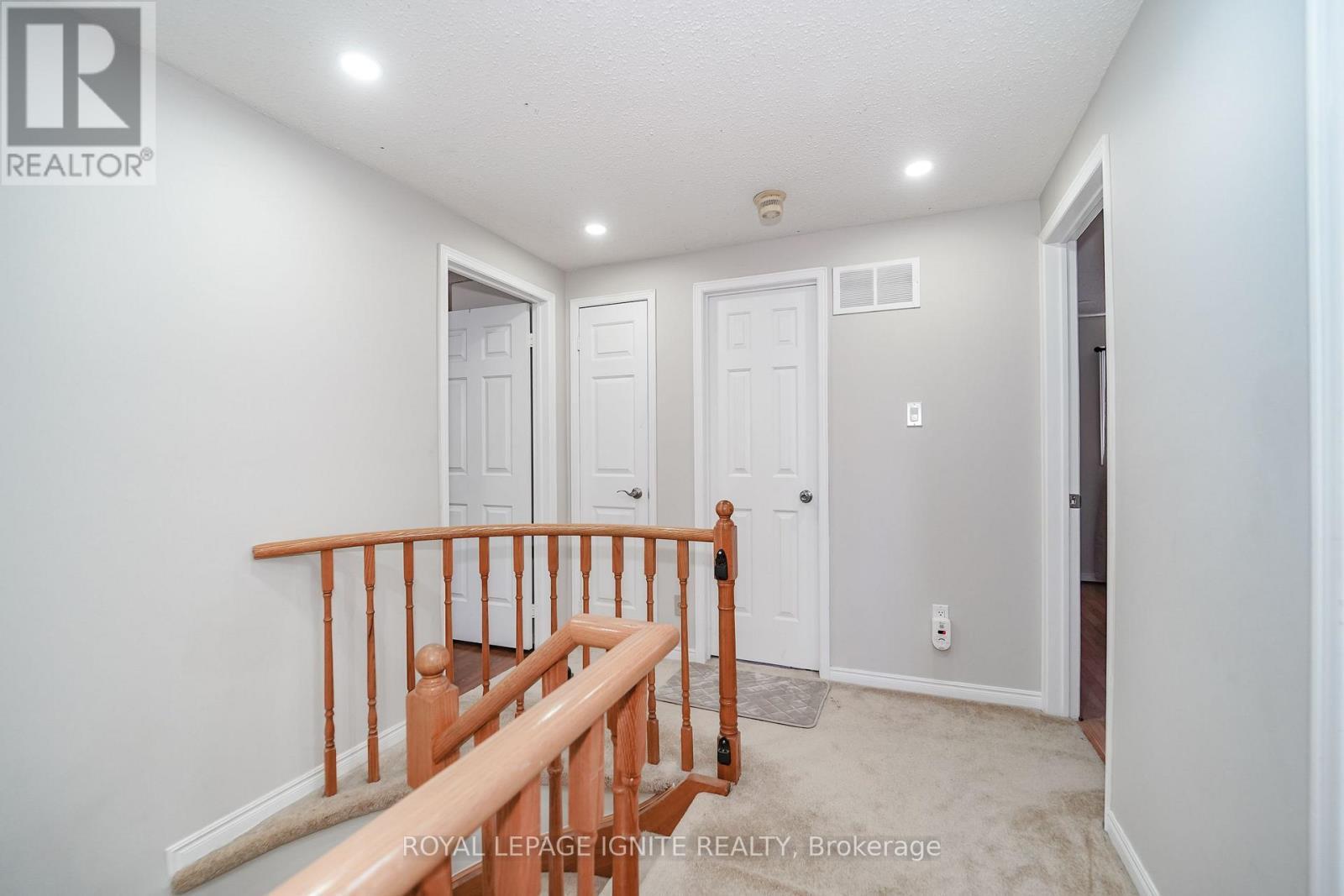 21 Halfmoon Square, Toronto, ON - Indoor Photo Showing Other Room