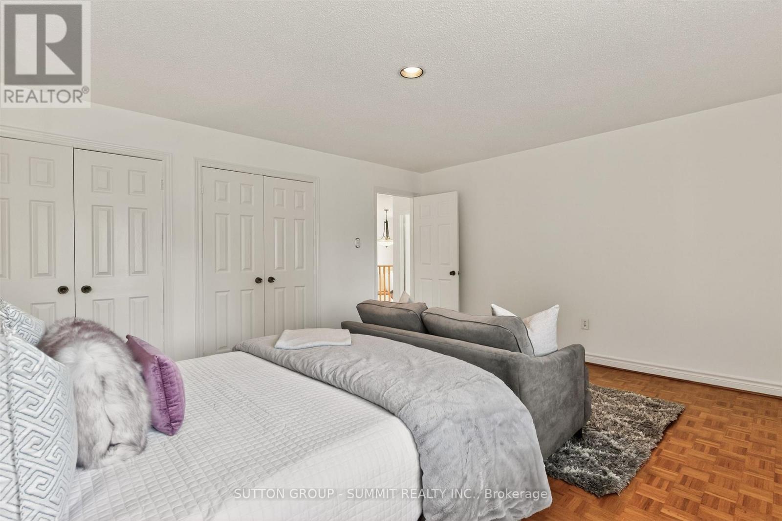 5308 Middlebury Drive, Mississauga, ON - Indoor Photo Showing Bedroom