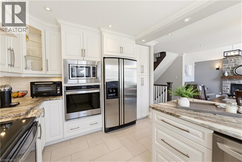 64 Highgate Road, Kitchener, ON - Indoor Photo Showing Kitchen With Stainless Steel Kitchen With Upgraded Kitchen