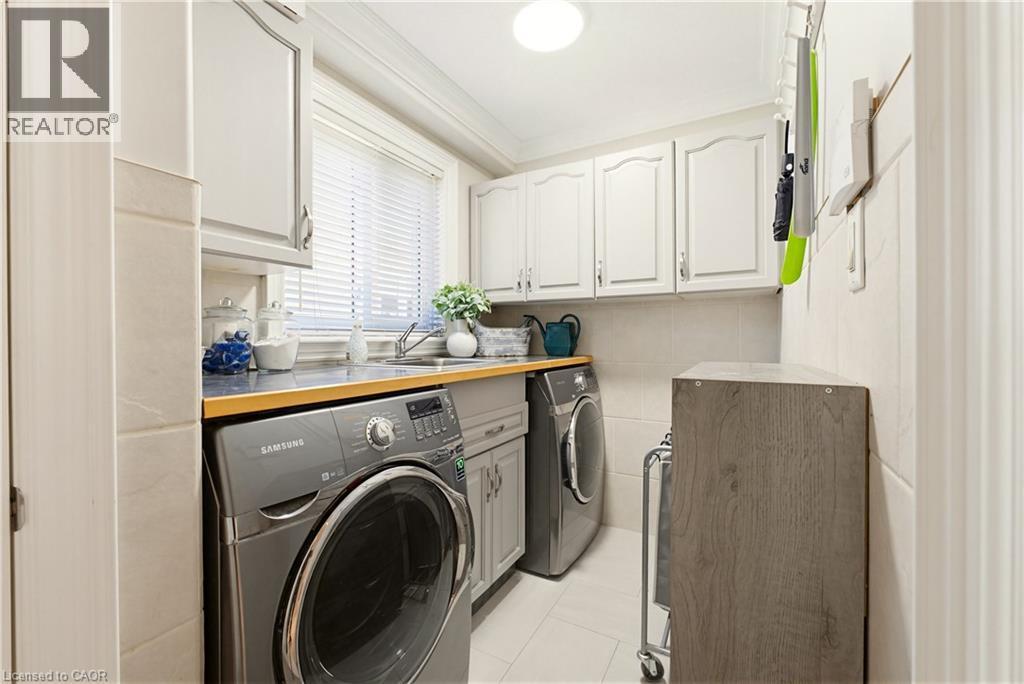 64 Highgate Road, Kitchener, ON - Indoor Photo Showing Laundry Room
