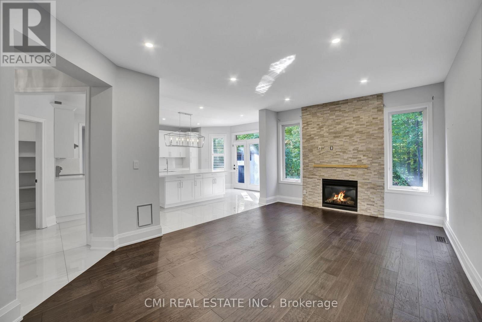 2171 Jardine Crescent, Burlington, ON - Indoor Photo Showing Other Room